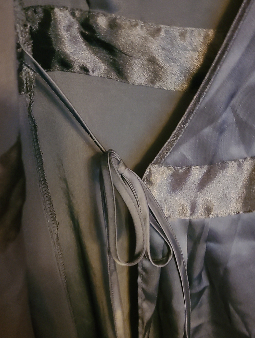 Cabernet Robe - Picture 7 of 8